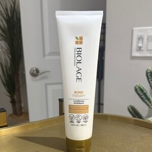 Biolage Bond Therapy Conditioner - White and Gold